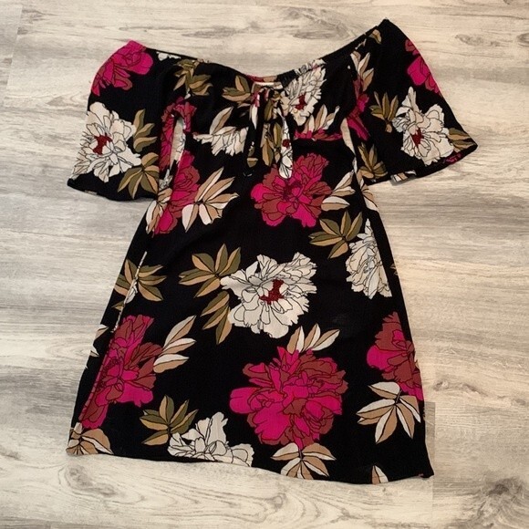 NWOT Billabong Floral dress. Size XS. - Picture 6 of 6